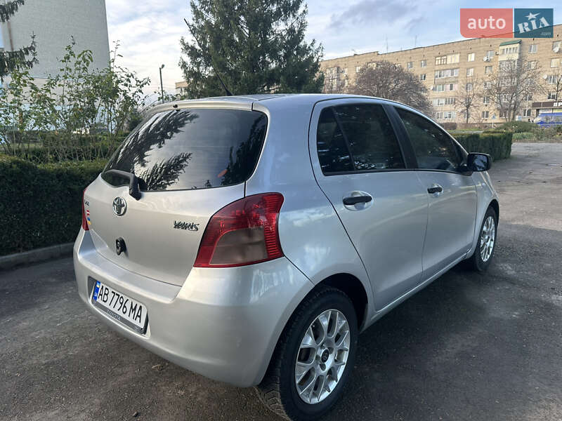 Хэтчбек Toyota Yaris 2007 в Тульчине
