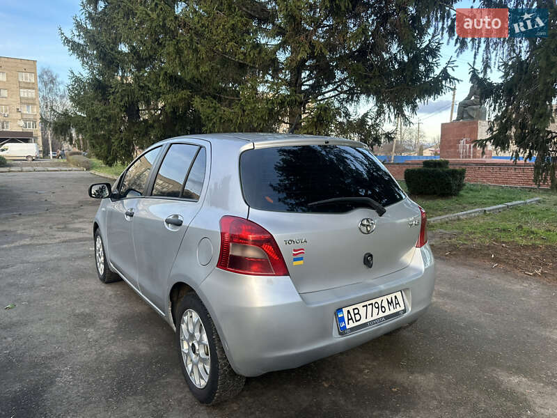 Хэтчбек Toyota Yaris 2007 в Тульчине