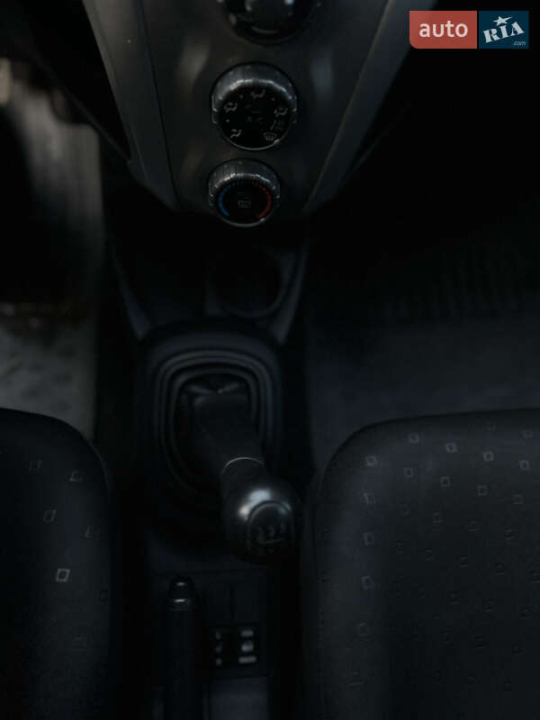 Хэтчбек Toyota Yaris 2007 в Тульчине