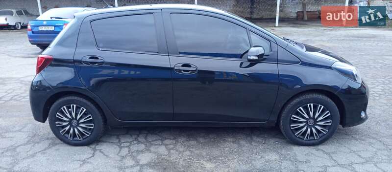 Хэтчбек Toyota Yaris 2014 в Житомире фото 4 Хэтчбек Toyota Yaris 2014 в Житомире