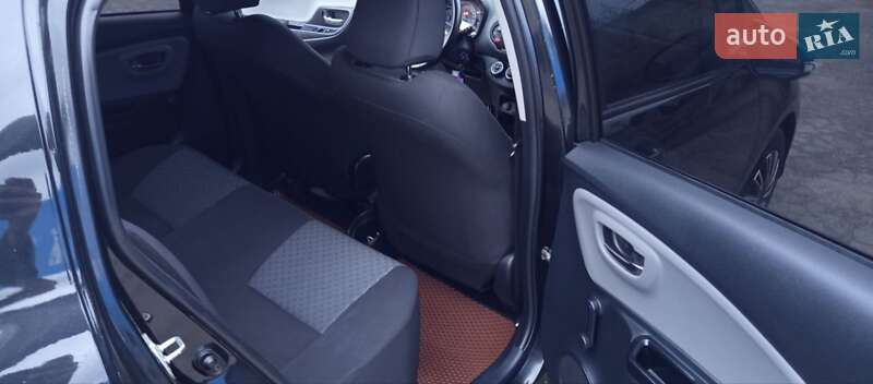Хэтчбек Toyota Yaris 2014 в Житомире фото 15 Хэтчбек Toyota Yaris 2014 в Житомире
