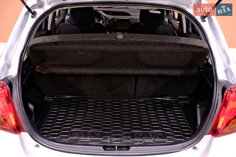 Хэтчбек Toyota Yaris 2015 в Одессе
