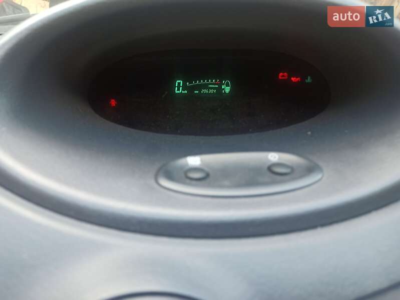 Хэтчбек Toyota Yaris 2000 в Днепре фото 2 Хэтчбек Toyota Yaris 2000 в Днепре