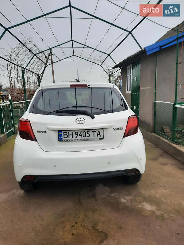 Хэтчбек Toyota Yaris 2016 в Одессе