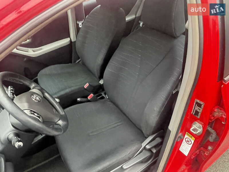 Хэтчбек Toyota Yaris 2006 в Киеве