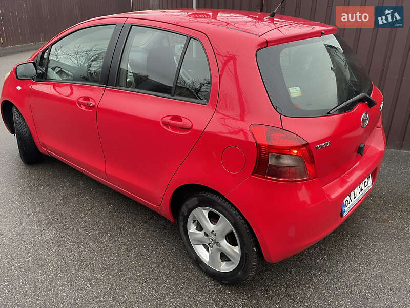 Хэтчбек Toyota Yaris 2006 в Киеве