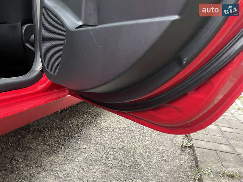 Хэтчбек Toyota Yaris 2006 в Киеве