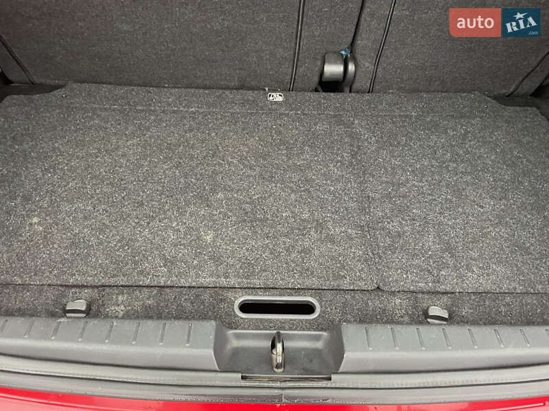 Хэтчбек Toyota Yaris 2006 в Киеве