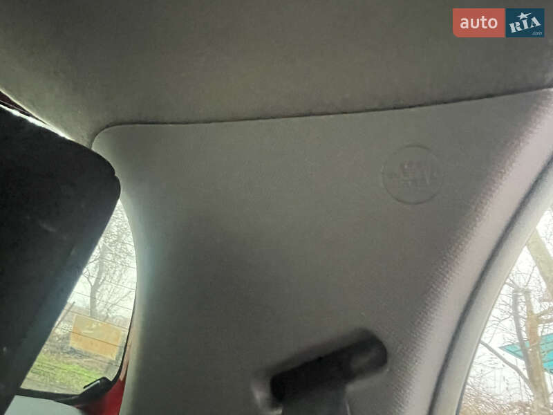 Хэтчбек Toyota Yaris 2006 в Киеве