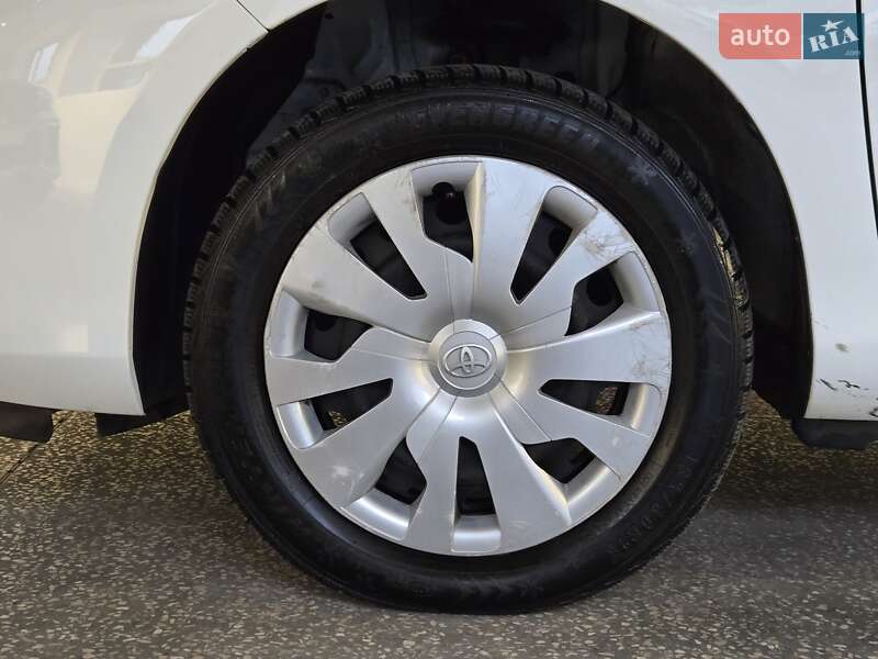 Хэтчбек Toyota Yaris 2014 в Одессе фото 7 Хэтчбек Toyota Yaris 2014 в Одессе