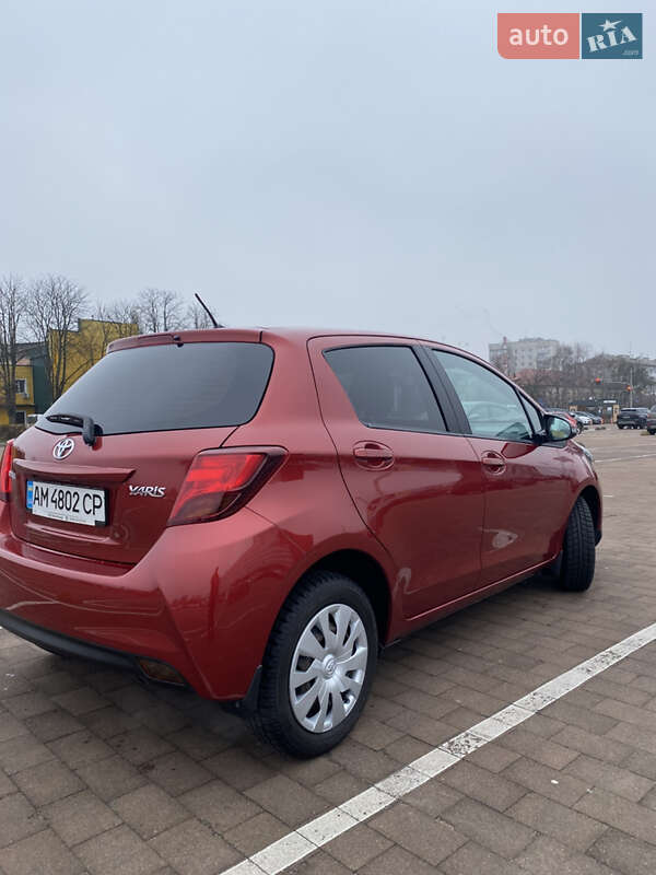 Хэтчбек Toyota Yaris 2014 в Житомире