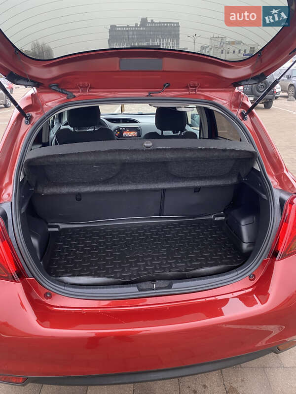 Хэтчбек Toyota Yaris 2014 в Житомире