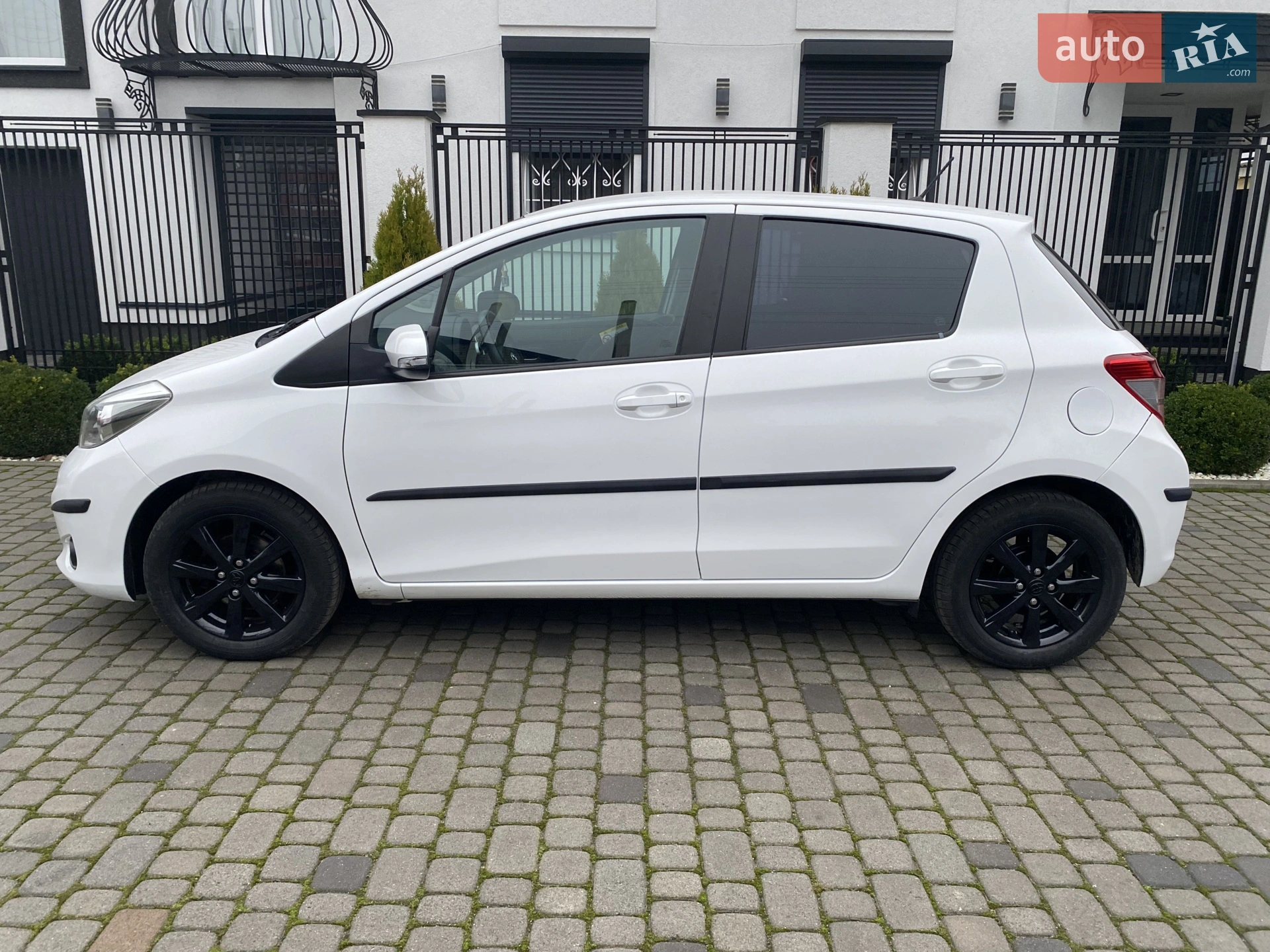 2014 Toyota Yaris - мініатюра 3