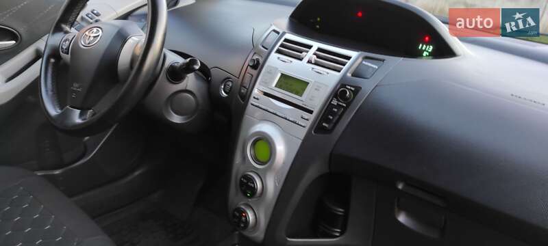 Хэтчбек Toyota Yaris 2006 в Одессе