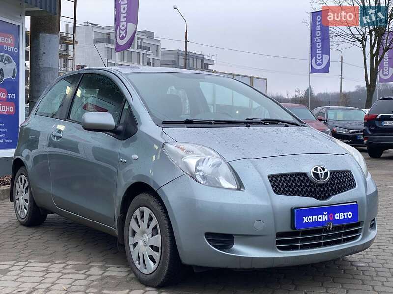 Хетчбек Toyota Yaris 2006 в Львові