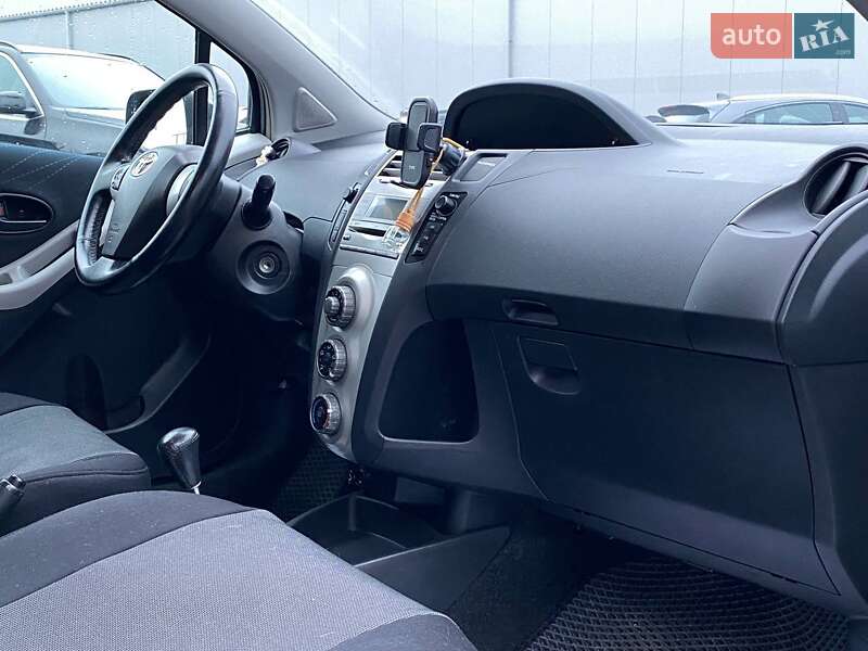 Хетчбек Toyota Yaris 2006 в Львові