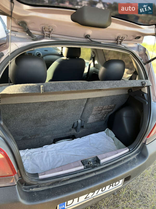 Хэтчбек Toyota Yaris 1999 в Кривом Роге фото 8 Хэтчбек Toyota Yaris 1999 в Кривом Роге