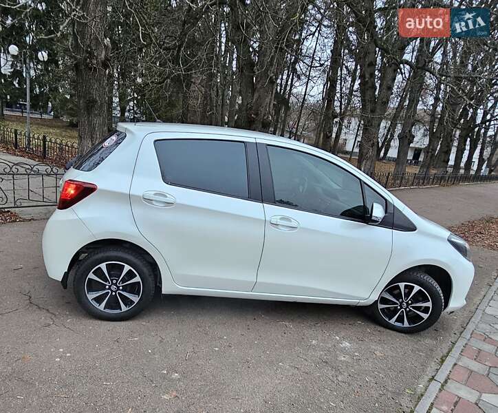 Хетчбек Toyota Yaris 2014 в Ніжині