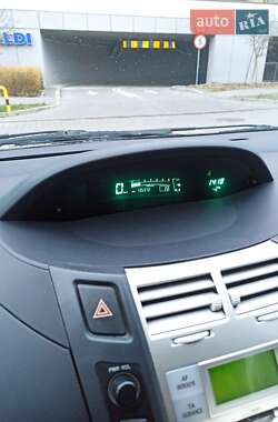 Хетчбек Toyota Yaris 2007 в Чорткові