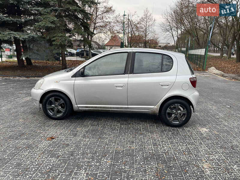 Хэтчбек Toyota Yaris 2001 в Ровно