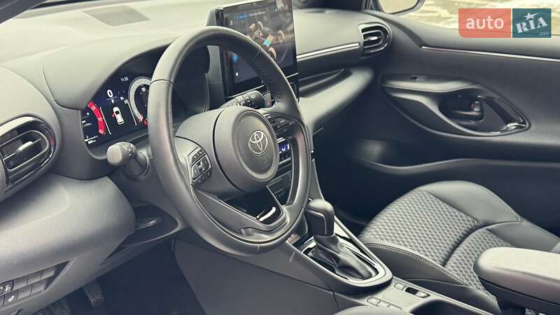 Хетчбек Toyota Yaris 2024 в Івано-Франківську