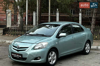 Седан Toyota Yaris 2006 в Николаеве