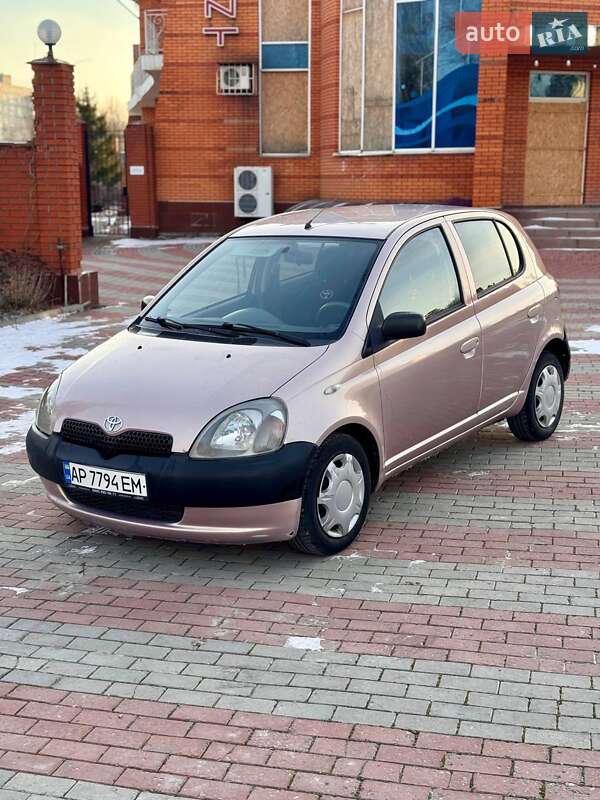Toyota Yaris 2000