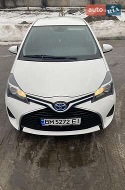 Хетчбек Toyota Yaris 2016 в Ромнах