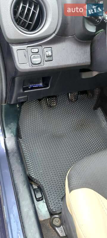 Хэтчбек Toyota Yaris 2013 в Полтаве