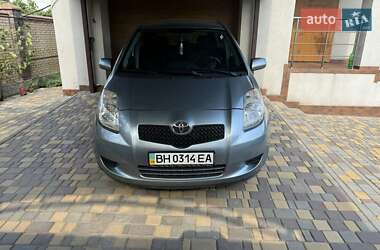 Хэтчбек Toyota Yaris 2006 в Одессе
