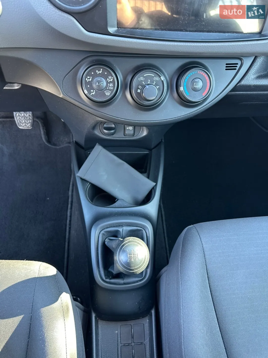 2014 Toyota Yaris - мініатюра 13