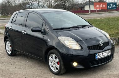 Хетчбек Toyota Yaris 2011 в Калуші