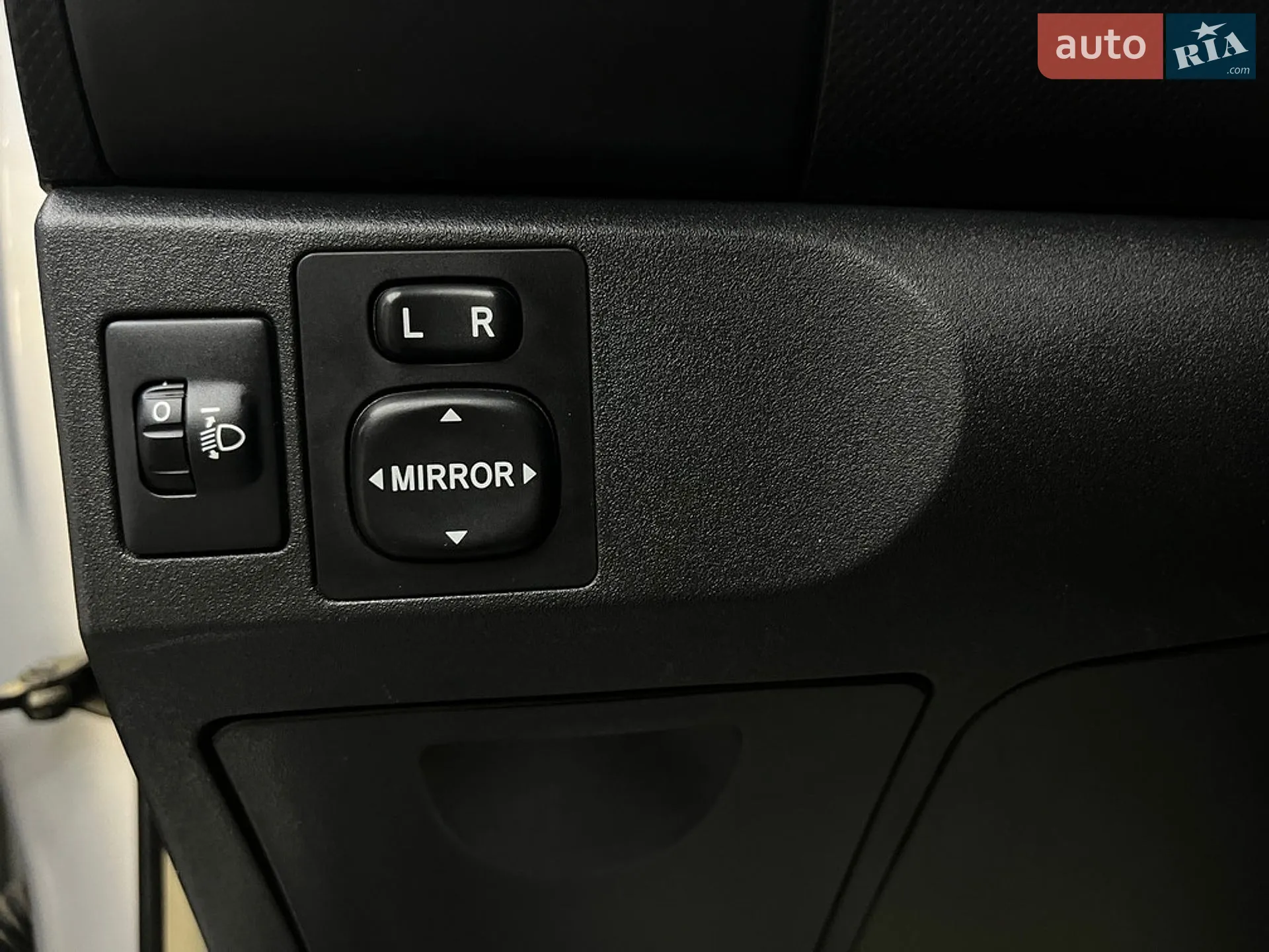 2010 Toyota Yaris - мініатюра 12