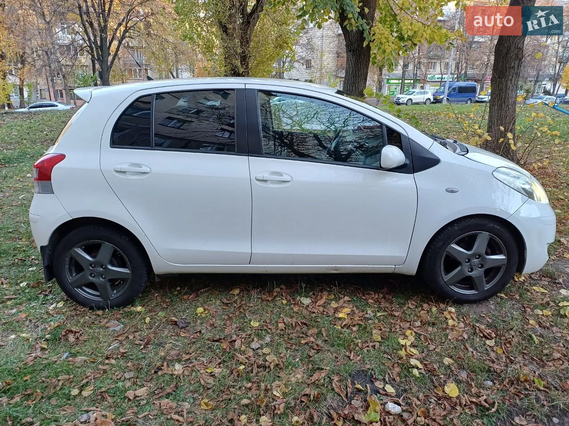2011 Toyota Yaris - мініатюра 3