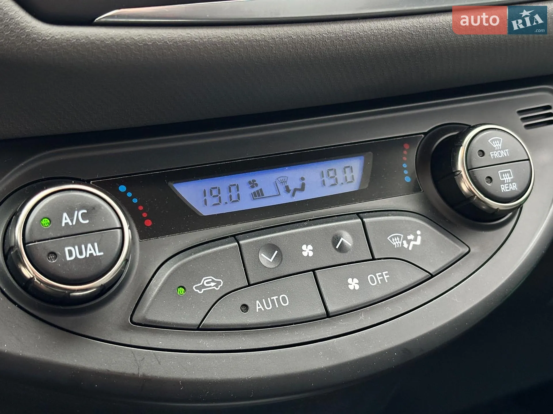 2016 Toyota Yaris - мініатюра 29