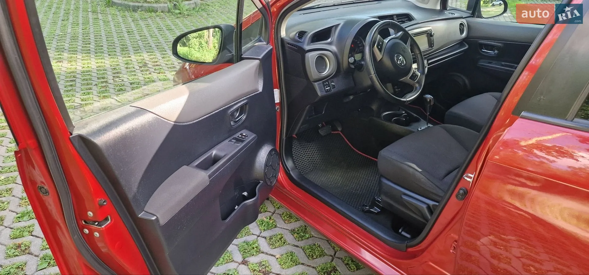 2012 Toyota Yaris - мініатюра 33