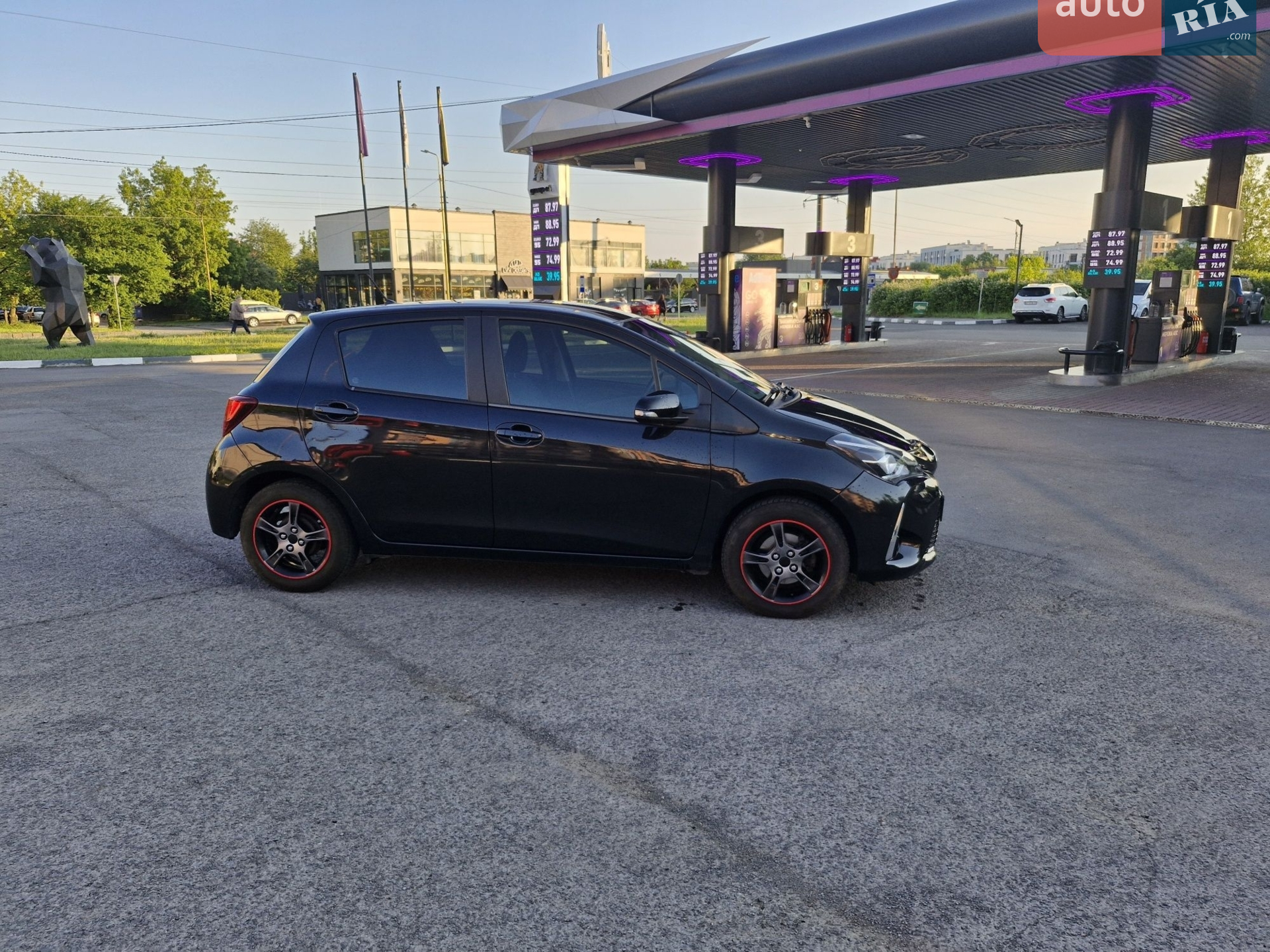 2015 Toyota Yaris - мініатюра 3