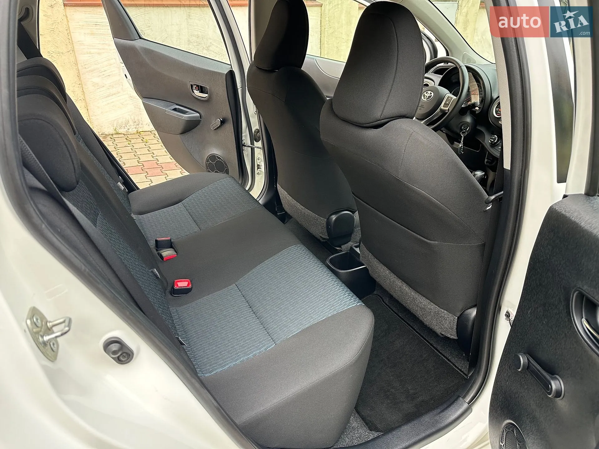 2011 Toyota Yaris - мініатюра 59