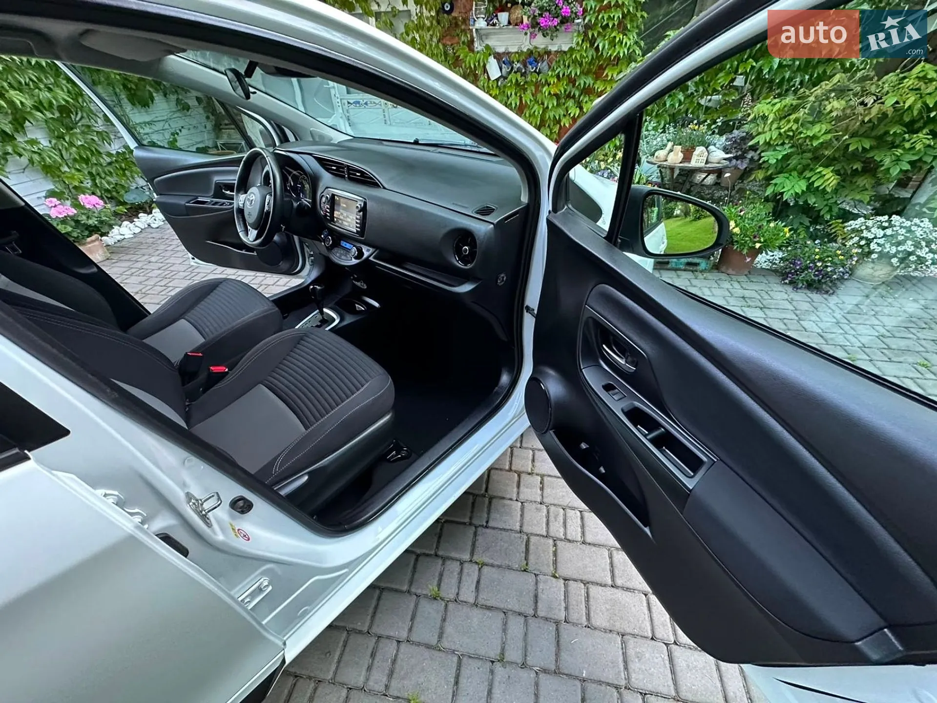 2018 Toyota Yaris - мініатюра 21