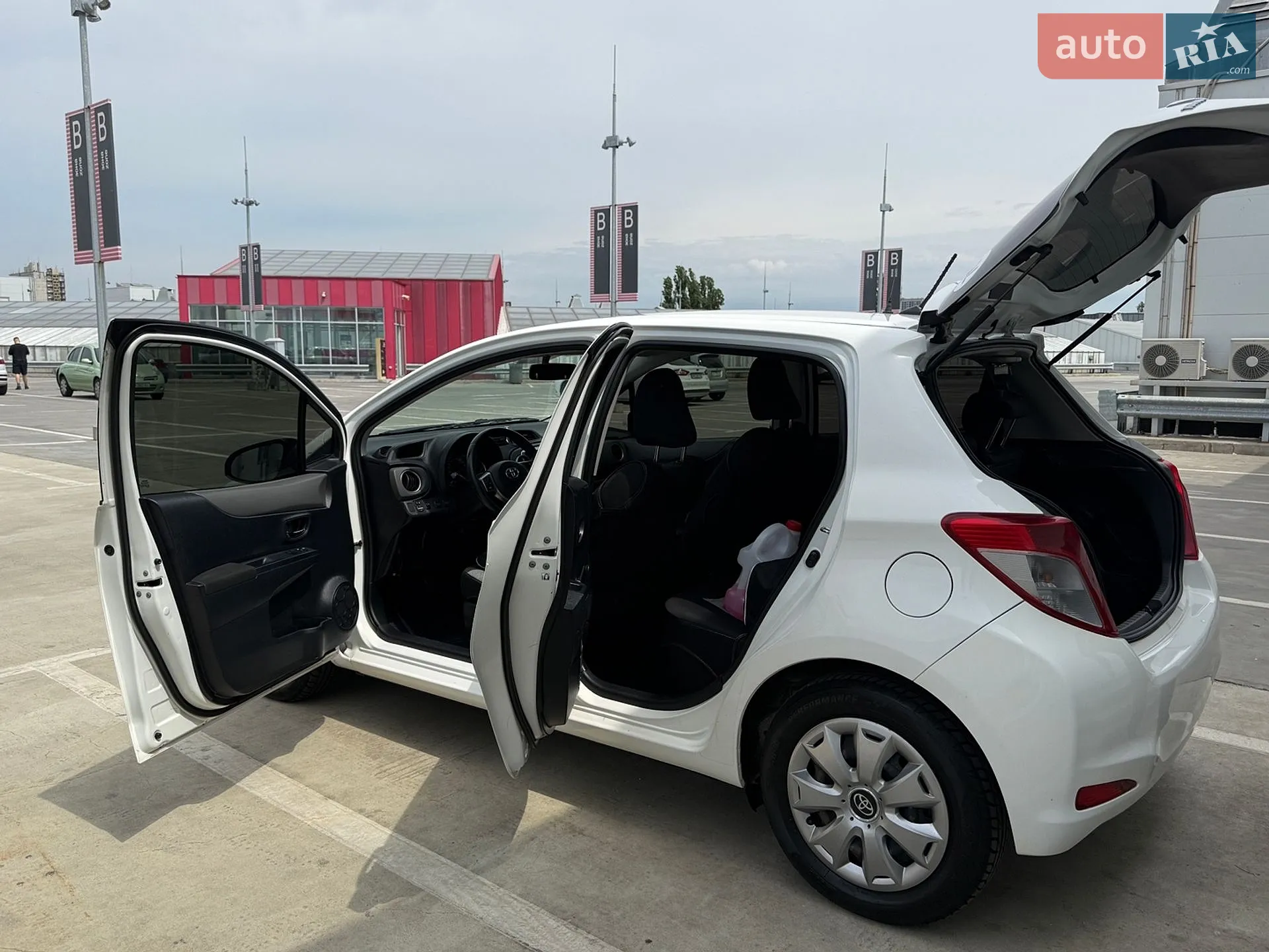 2012 Toyota Yaris - мініатюра 32