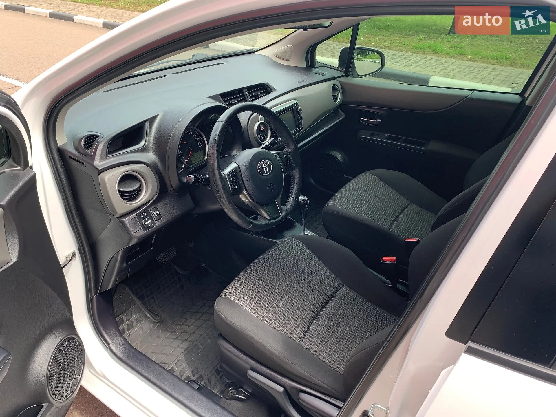 2014 Toyota Yaris - мініатюра 69