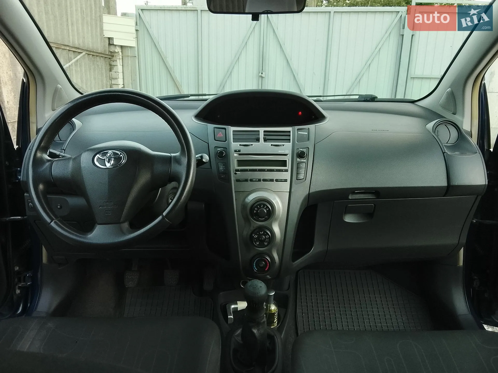 2011 Toyota Yaris - мініатюра 13