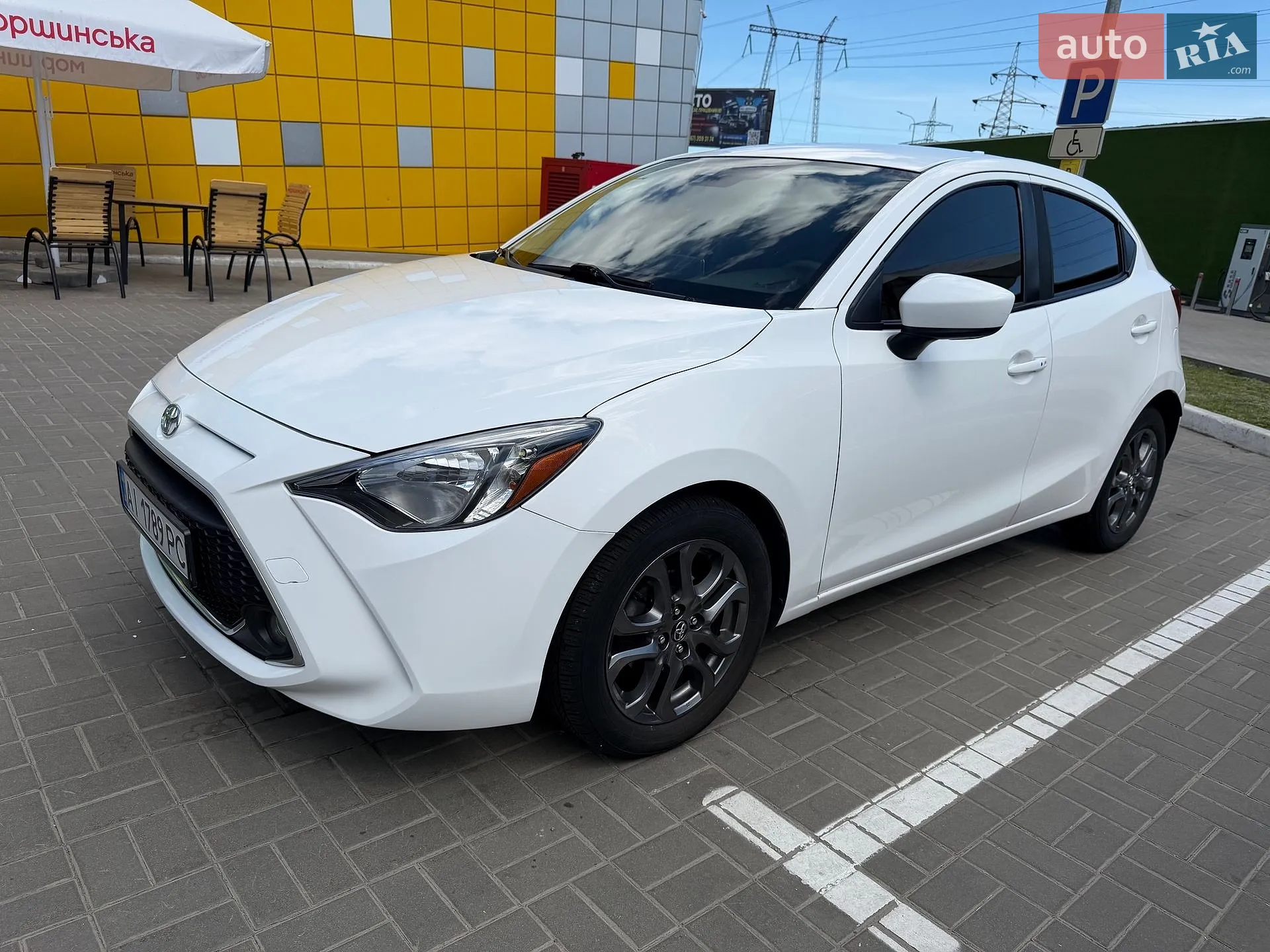 2019 Toyota Yaris - мініатюра 10