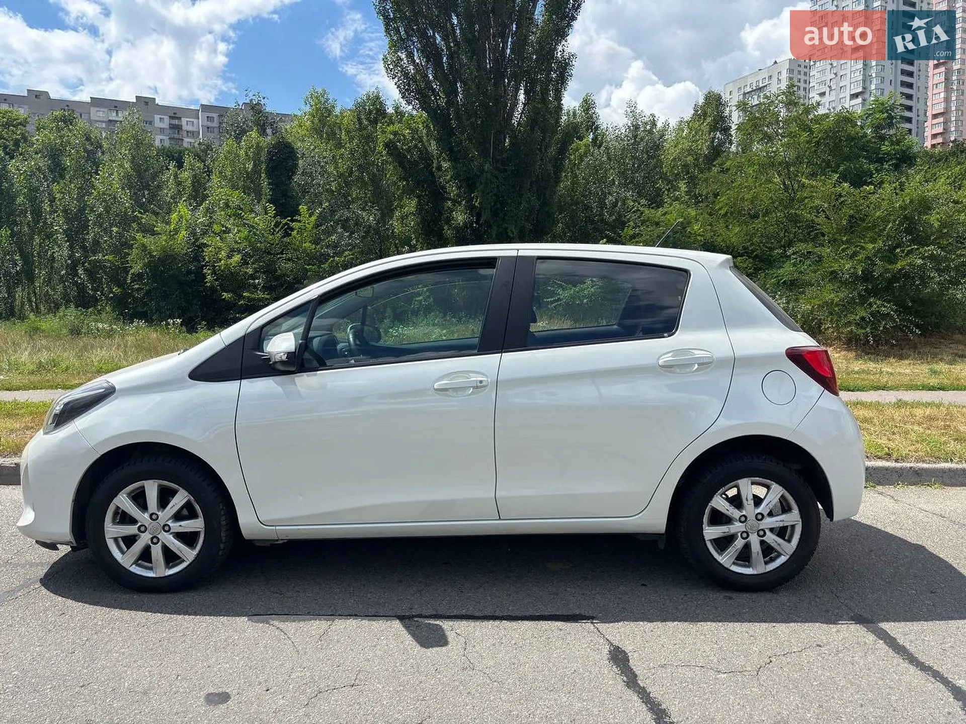 2015 Toyota Yaris - фото 1