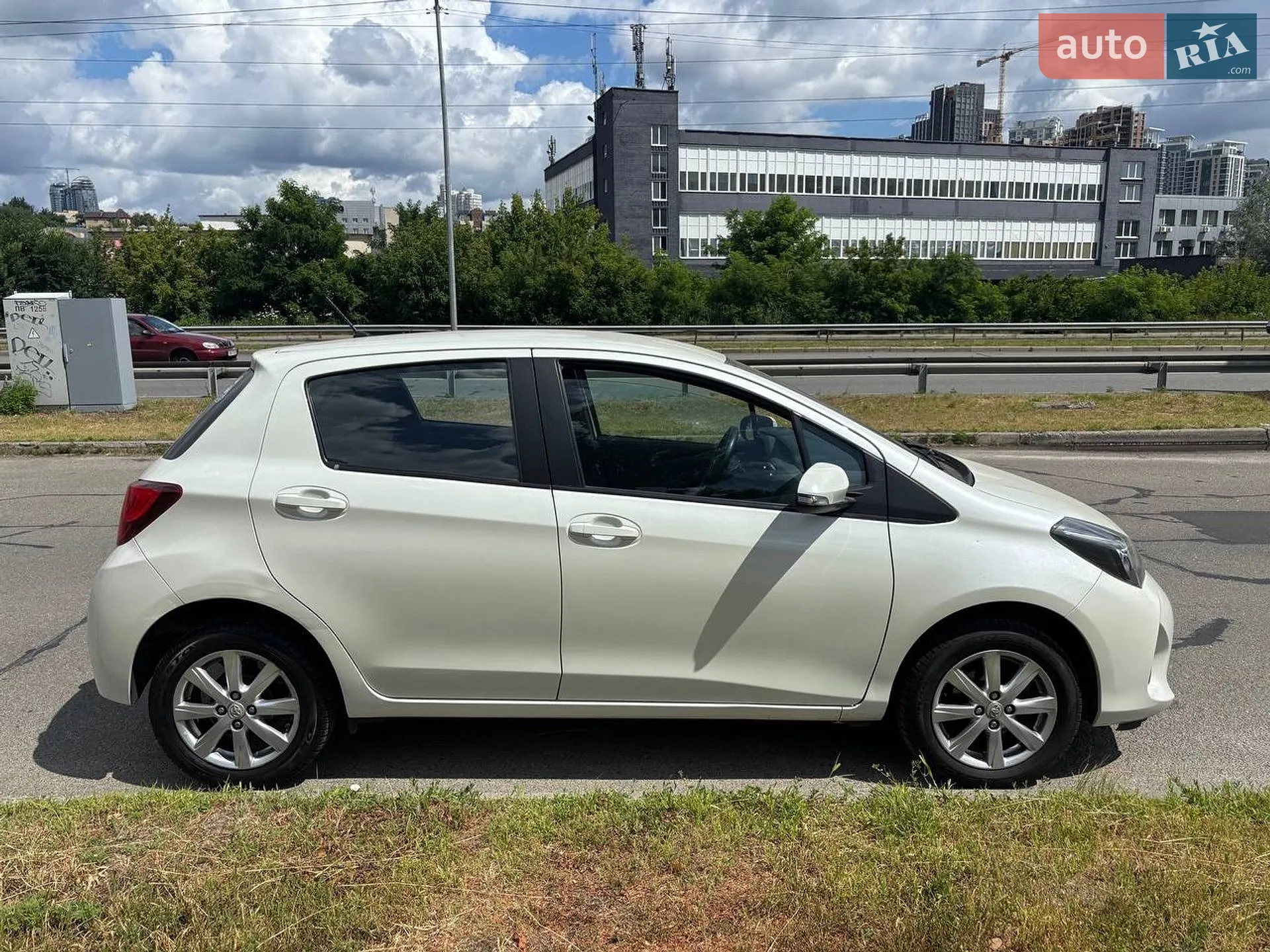 2015 Toyota Yaris - мініатюра 3