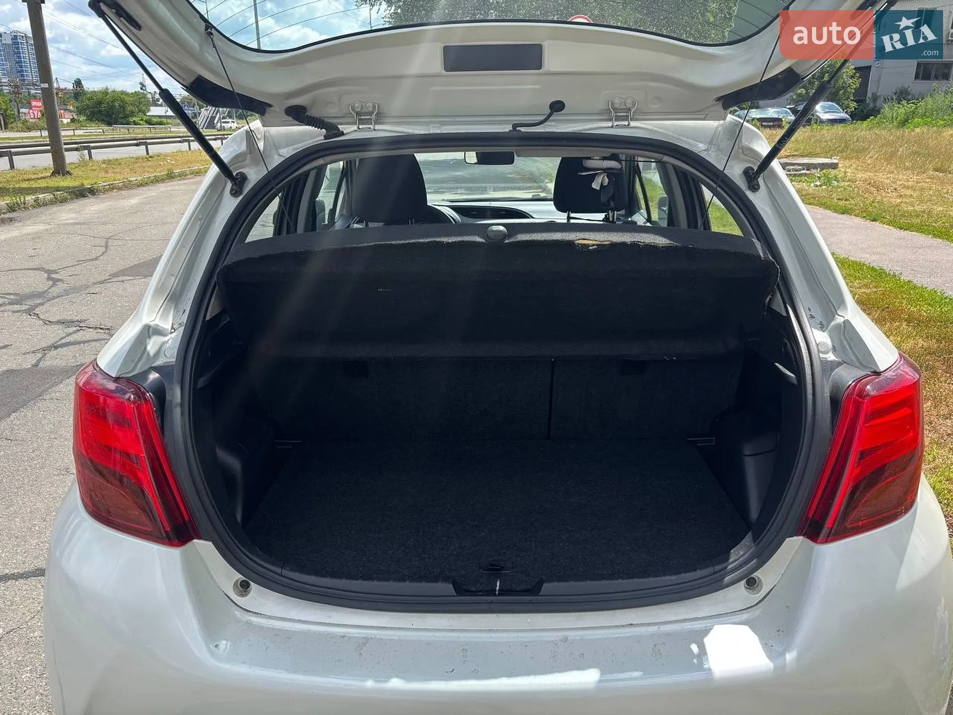 2015 Toyota Yaris - мініатюра 8