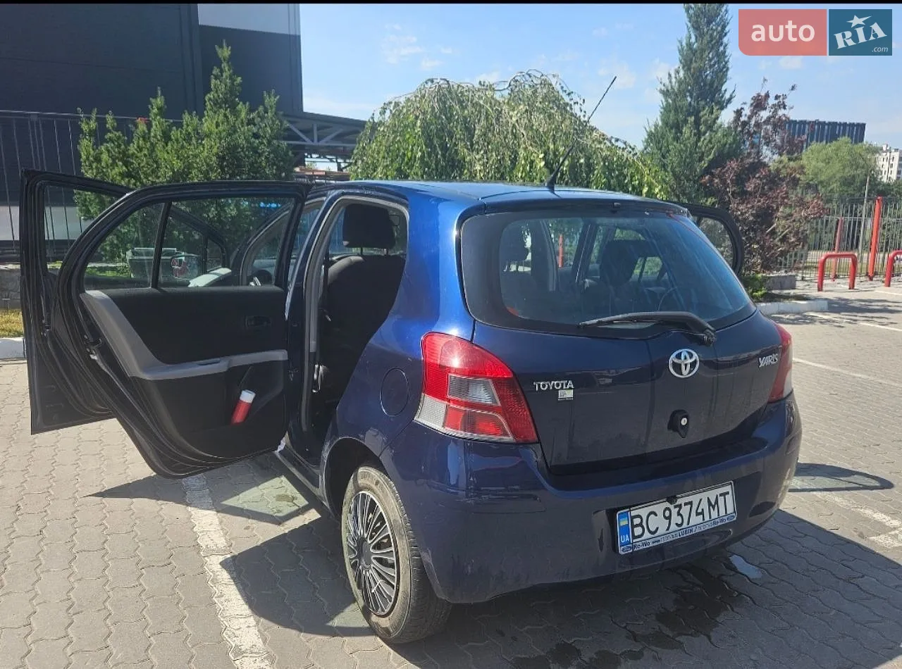 2011 Toyota Yaris - мініатюра 4