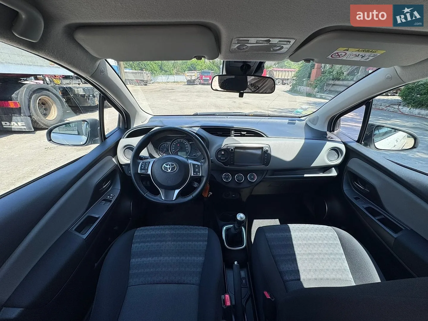 2016 Toyota Yaris - мініатюра 8