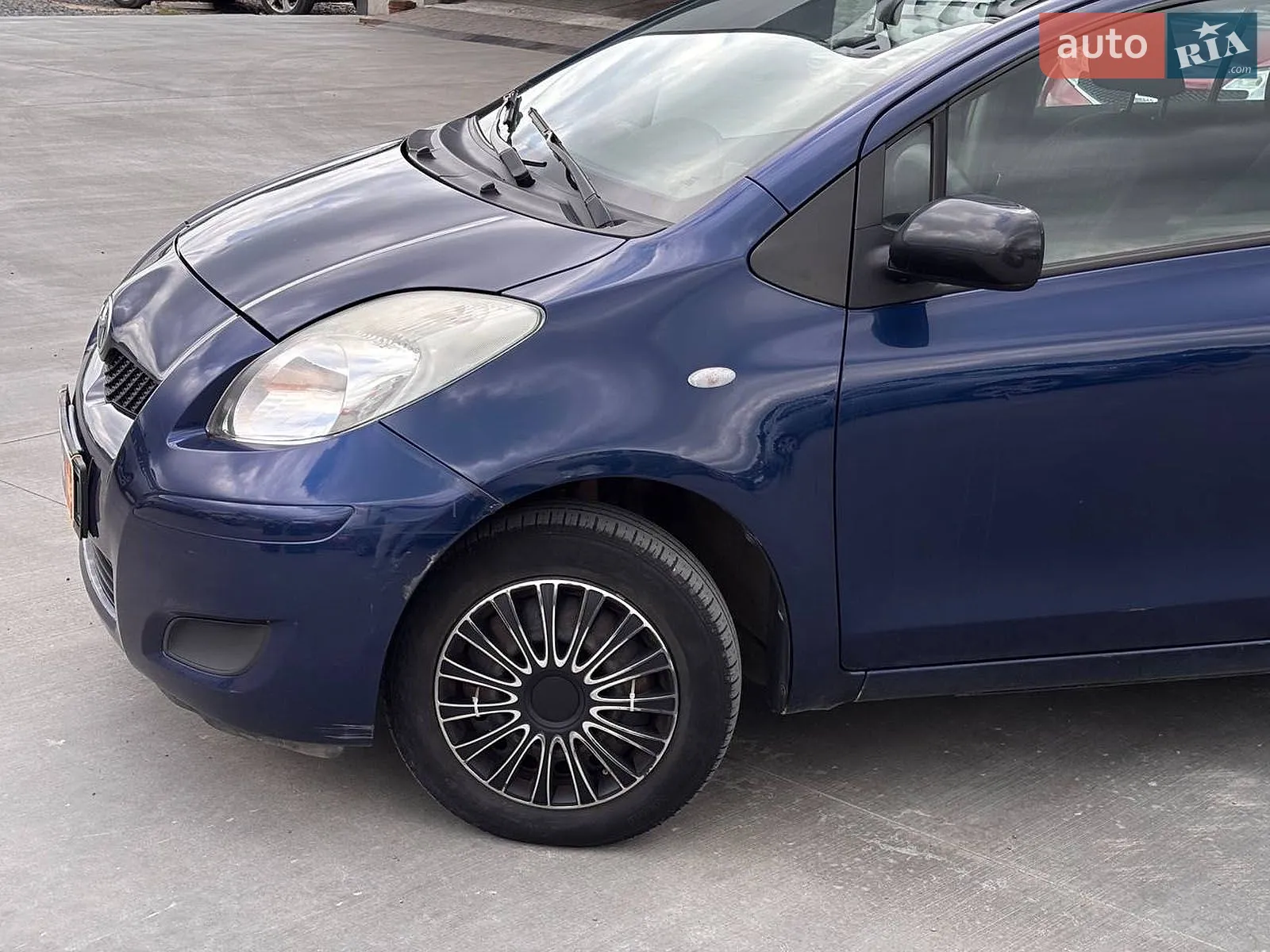2011 Toyota Yaris - мініатюра 4