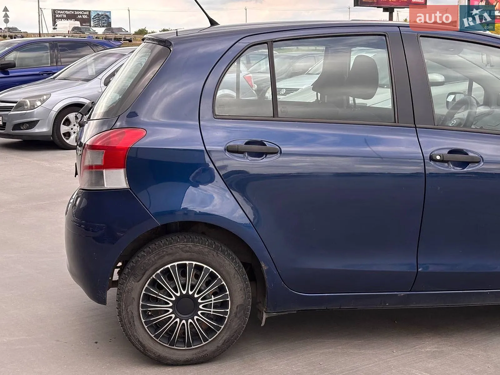2011 Toyota Yaris - мініатюра 12